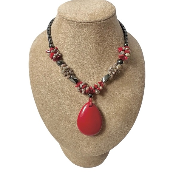 Vintage 80's Hematite and Shell Red Beaded Necklace Teardrop Pendant - 20 Inches - Picture 1 of 8